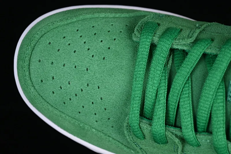 All categories Nk SB Dunk series Nk SB Dunk Low low-top sneakers Y version Nk SB Dunk Low Pro green gold SB smashed backboard fashion casual sneakers BQ6817-303